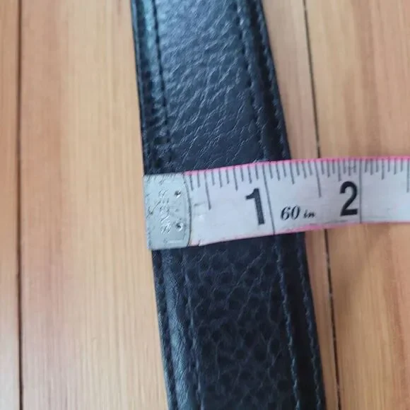 Nike black pebbled leather belt silver buckle preppy everyday neutral - Picture 3 of 10